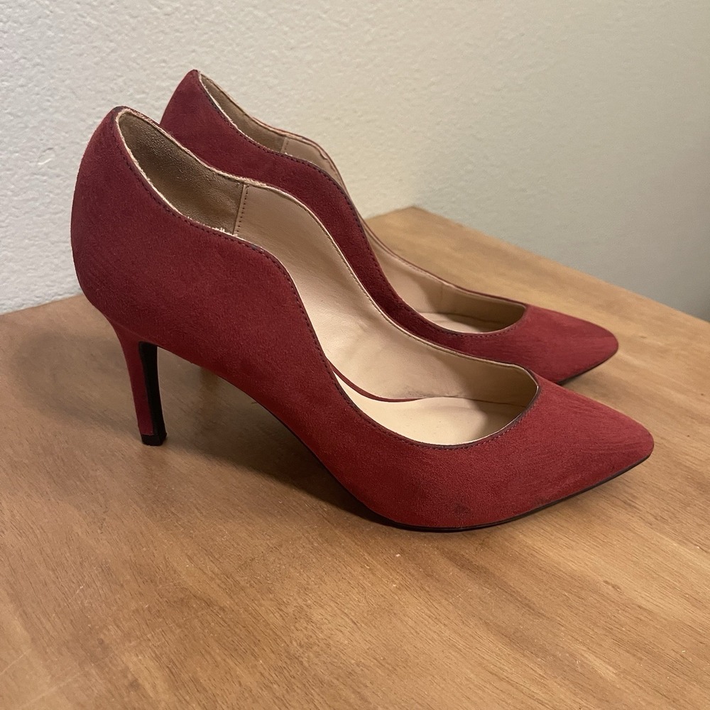 Kelly & Katie Davonna Faux Suede Pumps Heels Burgundy Red Elegant Holiday Sz 7.5